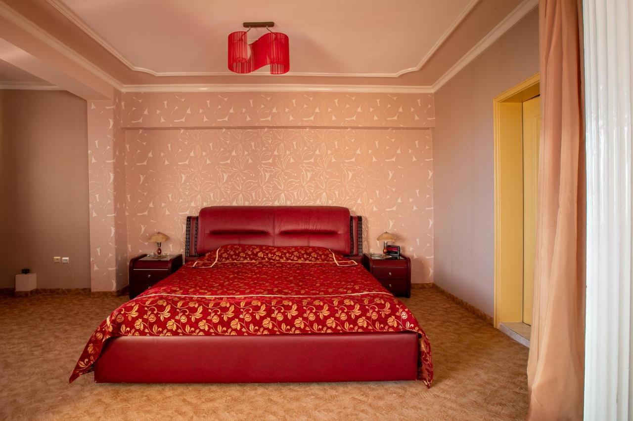 Zornica Hotel Kazanlŭk Esterno foto